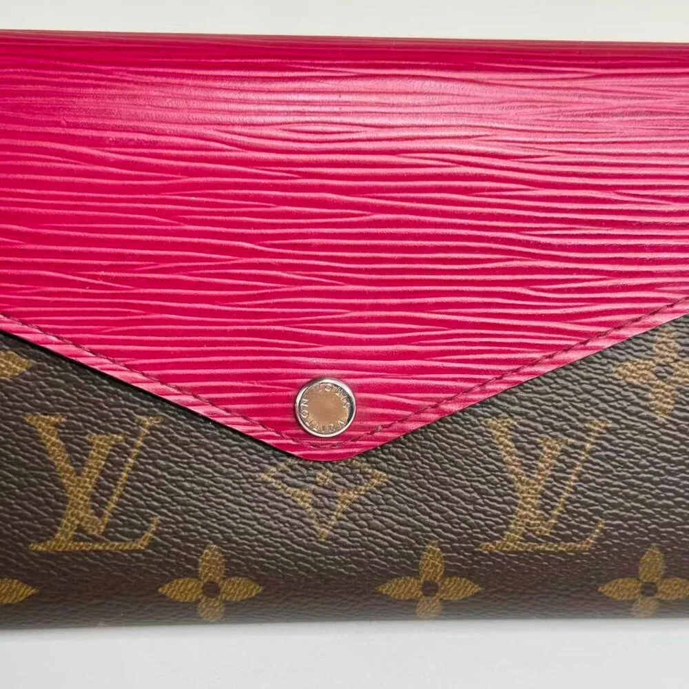 Louis Vuitton Monogram Canvas Wallet with Pink Accents and Classic LV Logo Desig - Picture 6 of 7